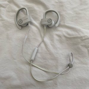 Beats Powerbeats2 Wireless Headphones by Dre
